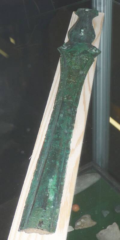 Griffplattenschwert
